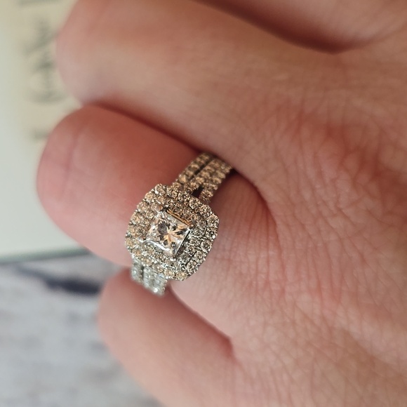 Vera Wang Love Collection - Picture 9 of 16